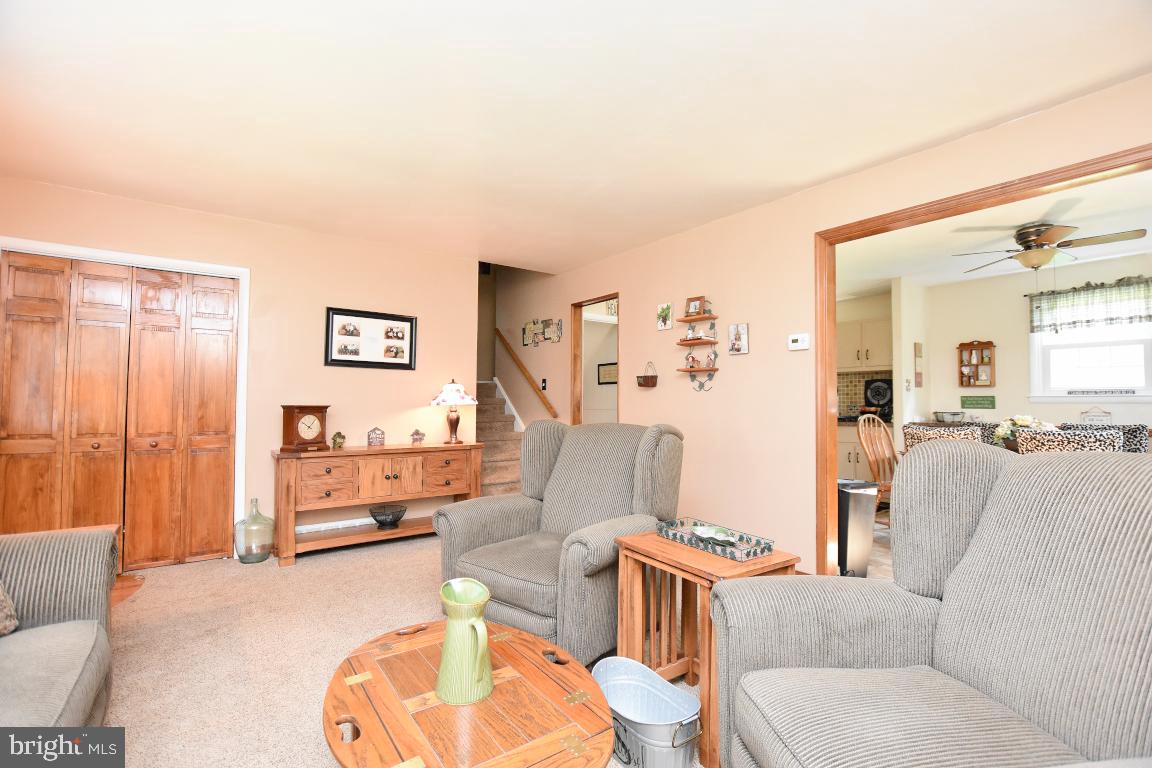 6 Rondon Avenue Berlin, NJ 08009 - Photo 7 of 31 Living Room (2nd Level)