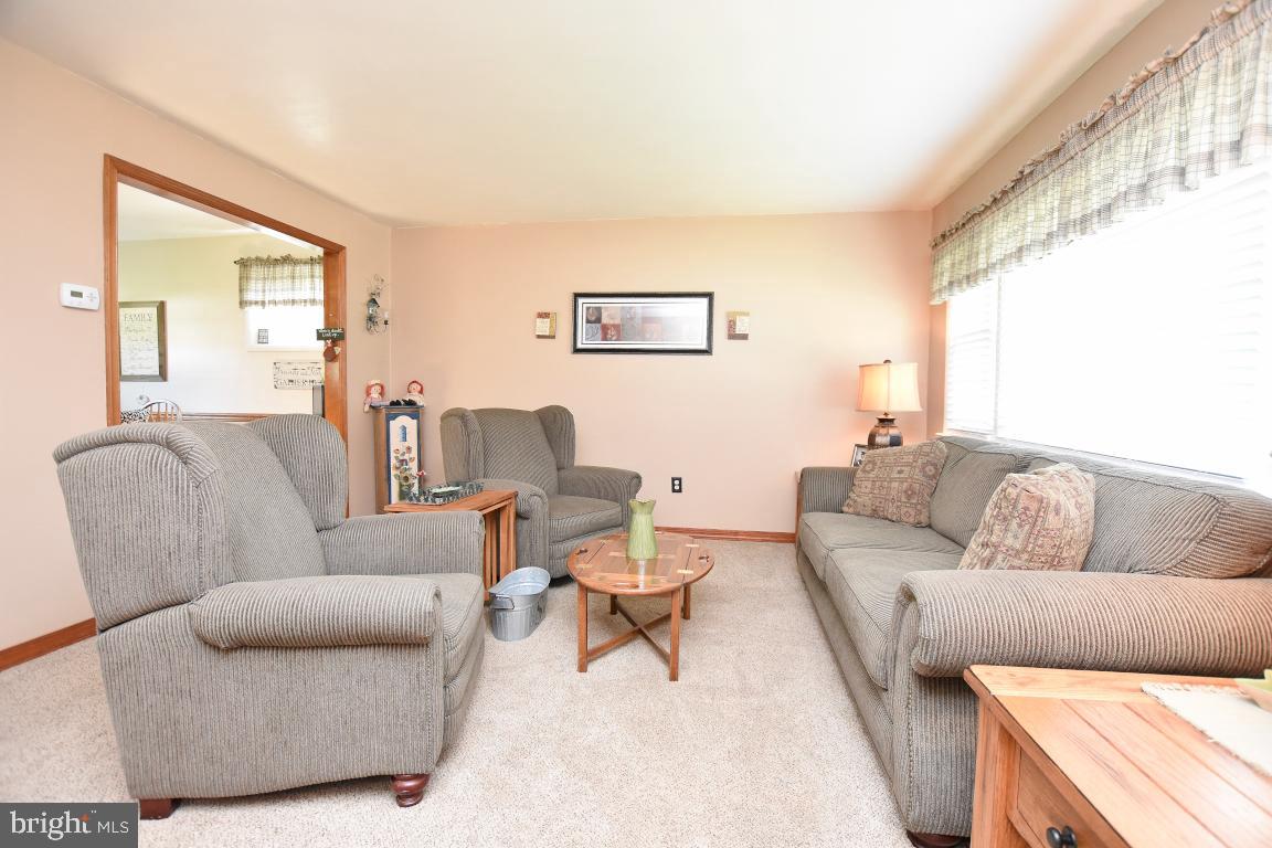 6 Rondon Avenue Berlin, NJ 08009 - Photo 8 of 31 Living Room (2nd Level)