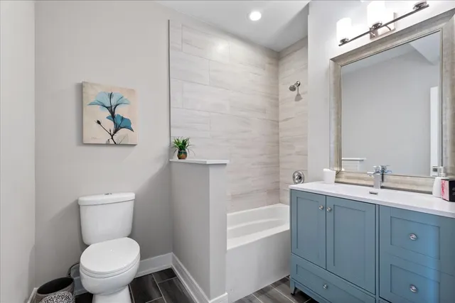 $575,000 | 4855 West School Street, Chicago, IL 60641