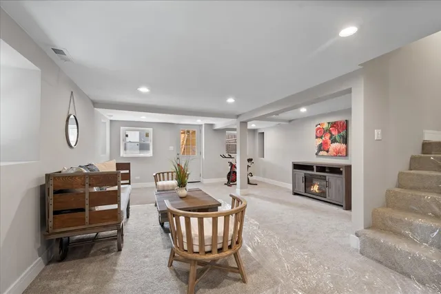 $575,000 | 4855 West School Street, Chicago, IL 60641