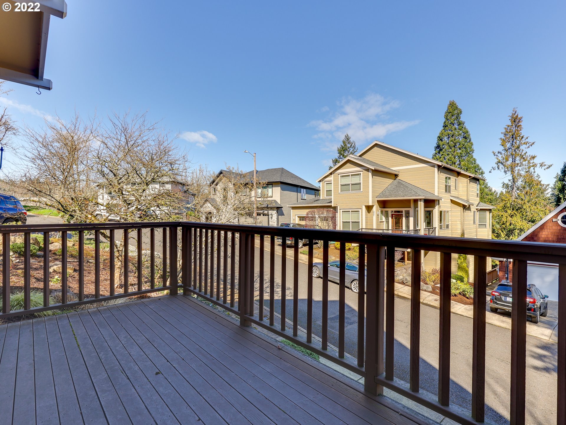 3036 Southwest Collins Court Portland, OR 97219 - Photo 13 of 32 Gallery Image 13
