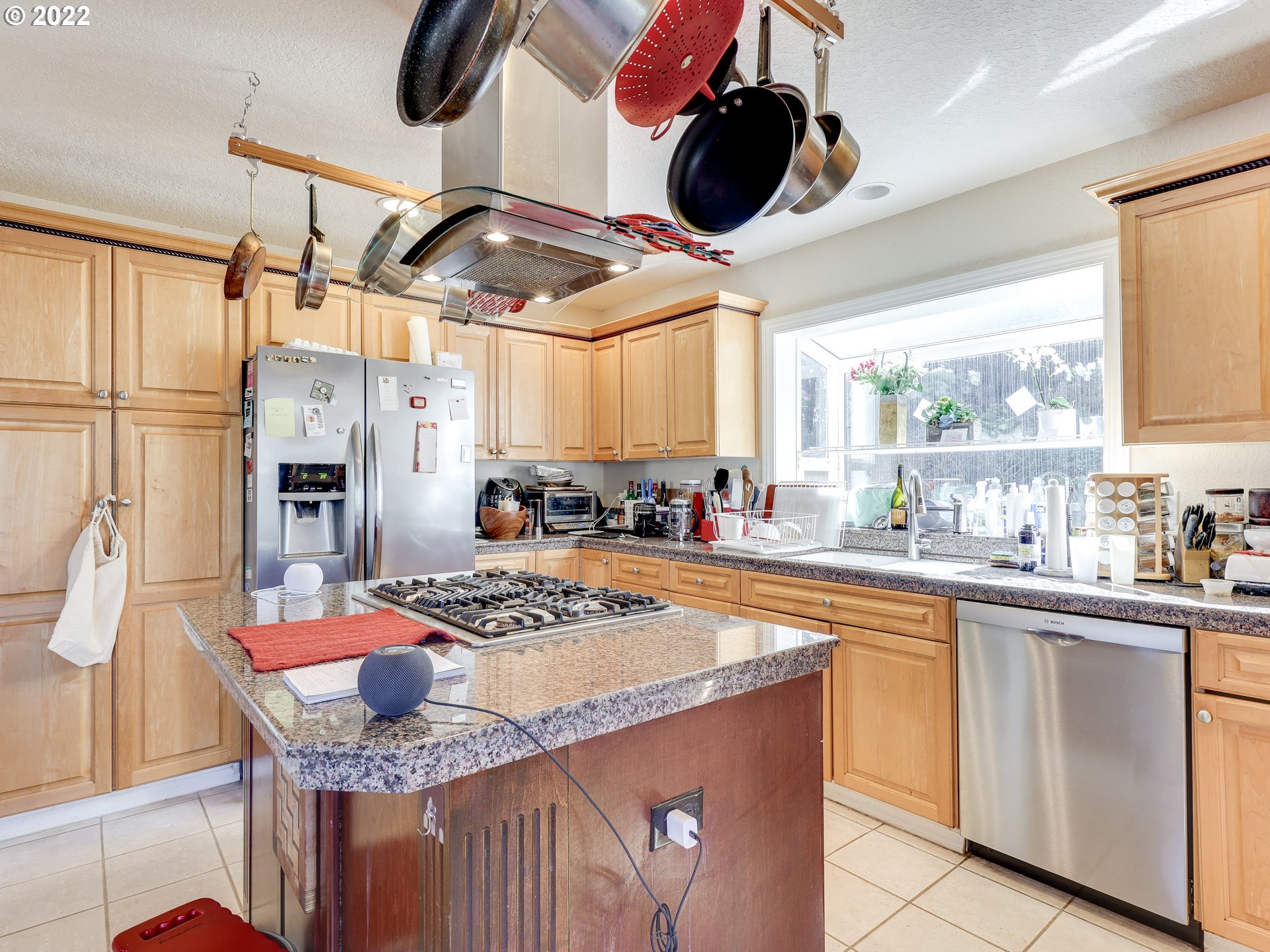 3036 Southwest Collins Court Portland, OR 97219 - Photo 17 of 32 Gallery Image 17