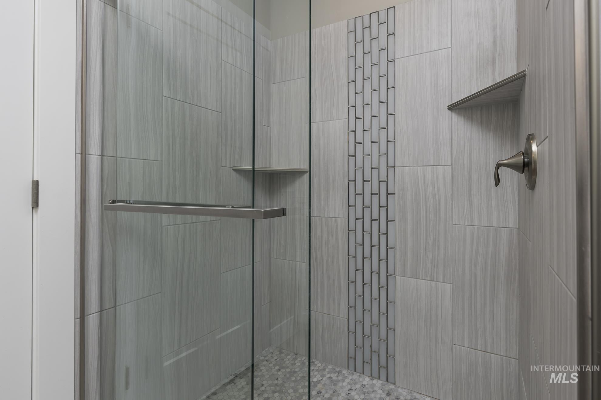 2808 Tamarack Street Fruitland, ID 83619 - Photo 22 of 36 Full bath with a shower stall