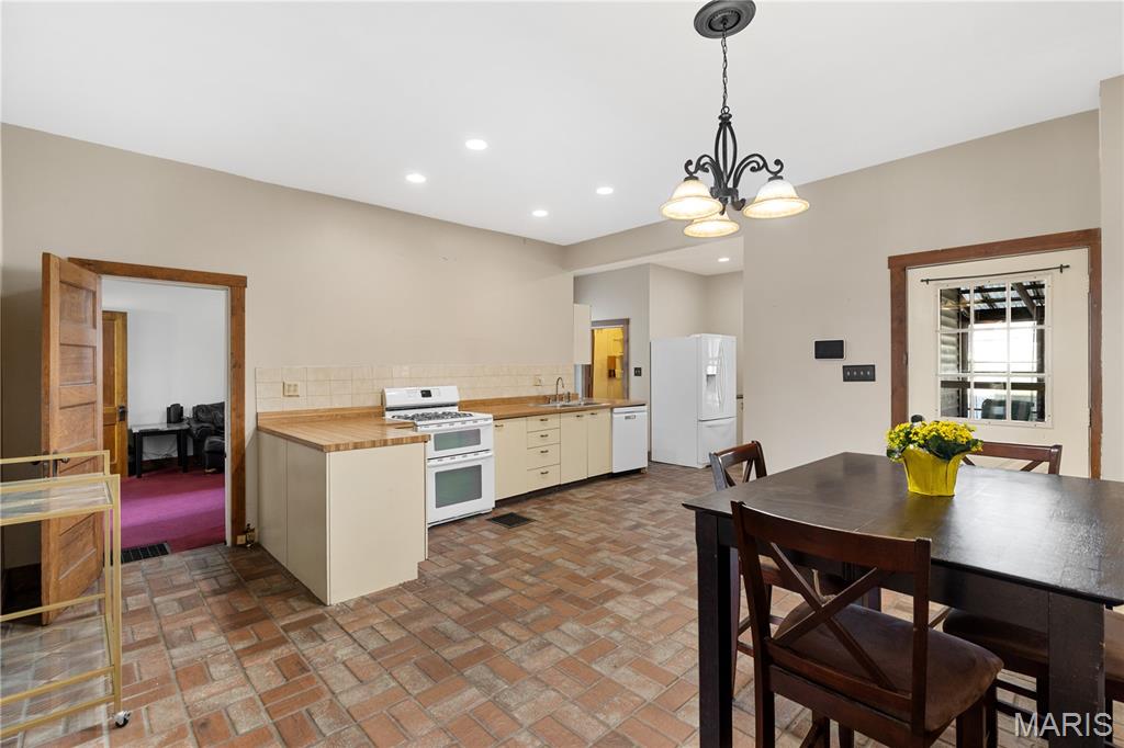 2237 Edison Avenue Granite City, IL 62040 - Photo 12 of 41