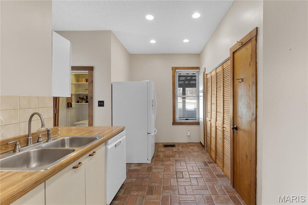 2237 Edison Avenue Granite City, IL 62040 - Photo 14 of 41