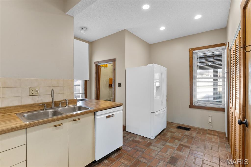 2237 Edison Avenue Granite City, IL 62040 - Photo 16 of 41