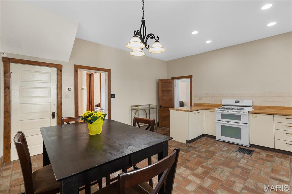 2237 Edison Avenue Granite City, IL 62040 - Photo 18 of 41