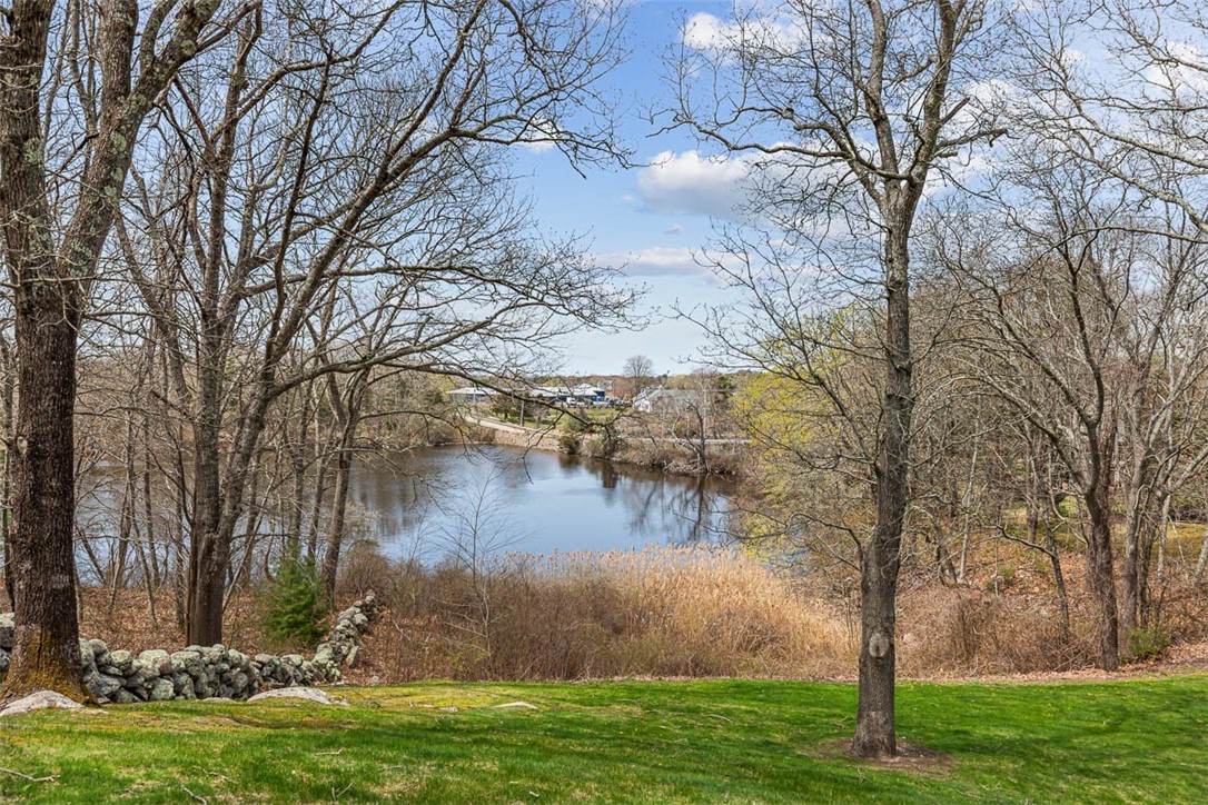 7 Spring Pond Road Westerly, RI 02891 - Photo 4 of 48