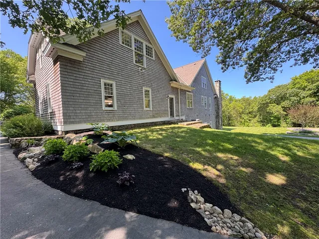 $2,898,000 | 7 Spring Pond Road, Westerly, RI 02891