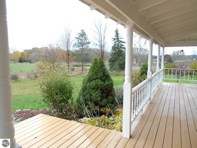 7850 Cedar Run Road Traverse City, MI 49684 - Photo 4 of 52 1777991-3.JPG