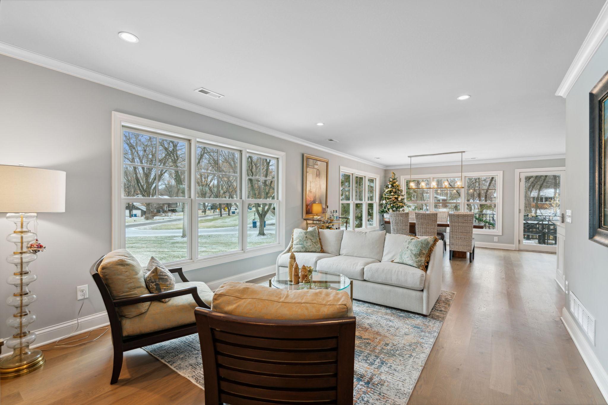 146 Ridgeview Drive Wayzata, MN 55391 - Photo 3 of 25