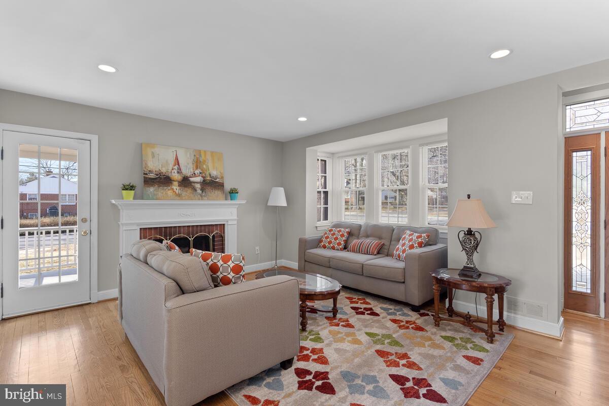 1916 Arcola Avenue Silver Spring, MD 20902 - Photo 7 of 43 Gallery Image 7