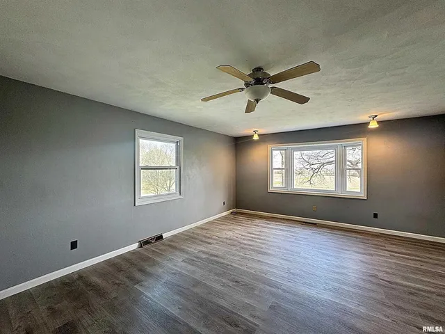 $155,000 | 6520 Highway 150, Alpha, IL 61413