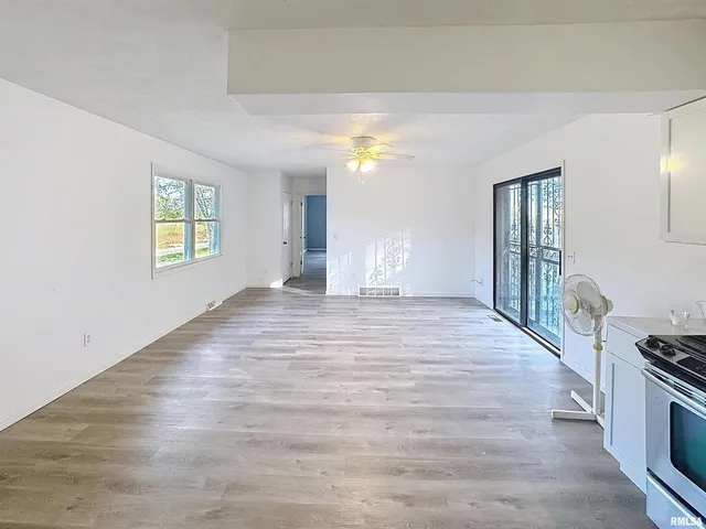 $155,000 | 6520 Highway 150, Alpha, IL 61413