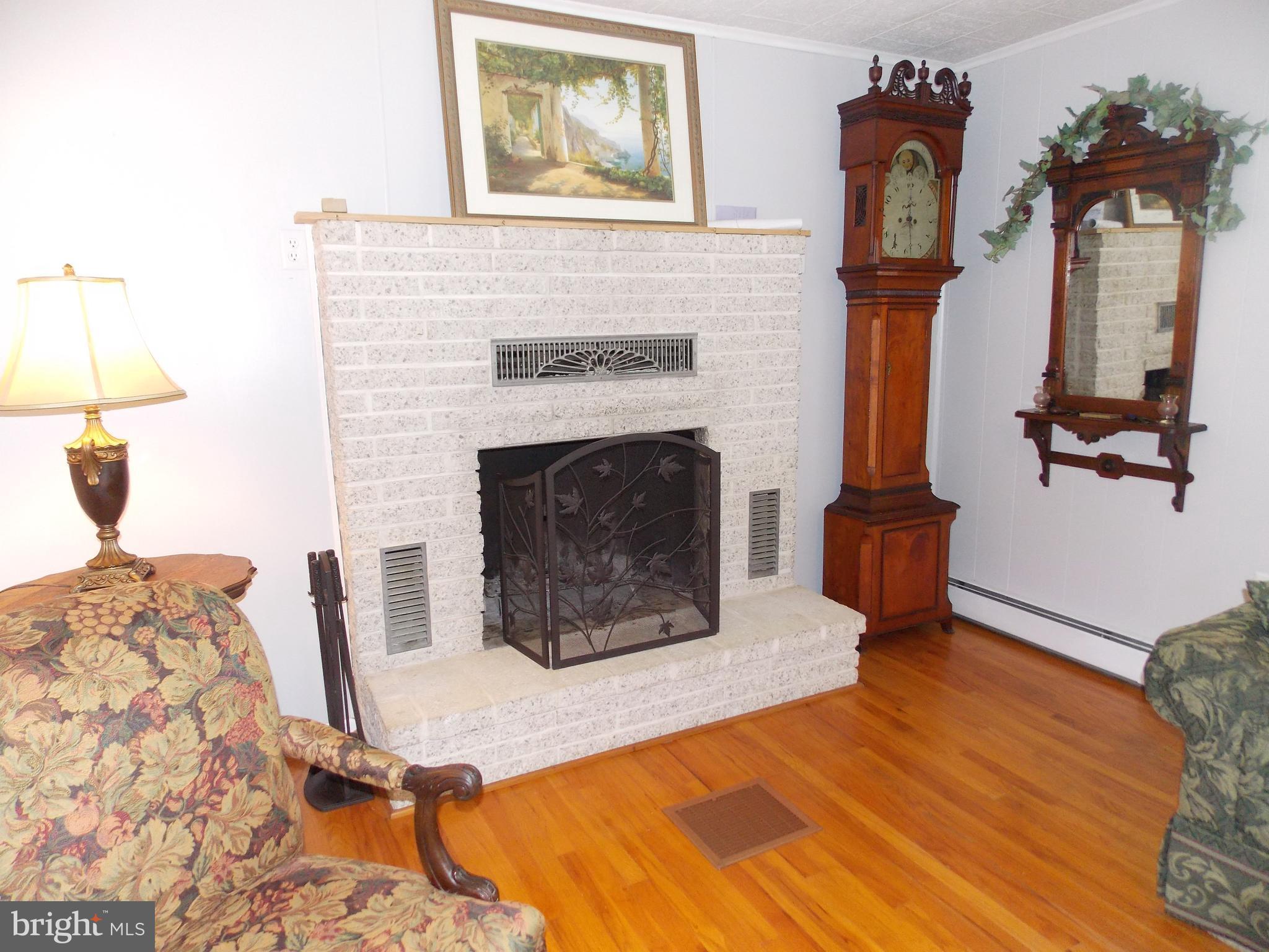 318 Stultz Road Fairfield, PA 17320 - Photo 5 of 29 Living Room