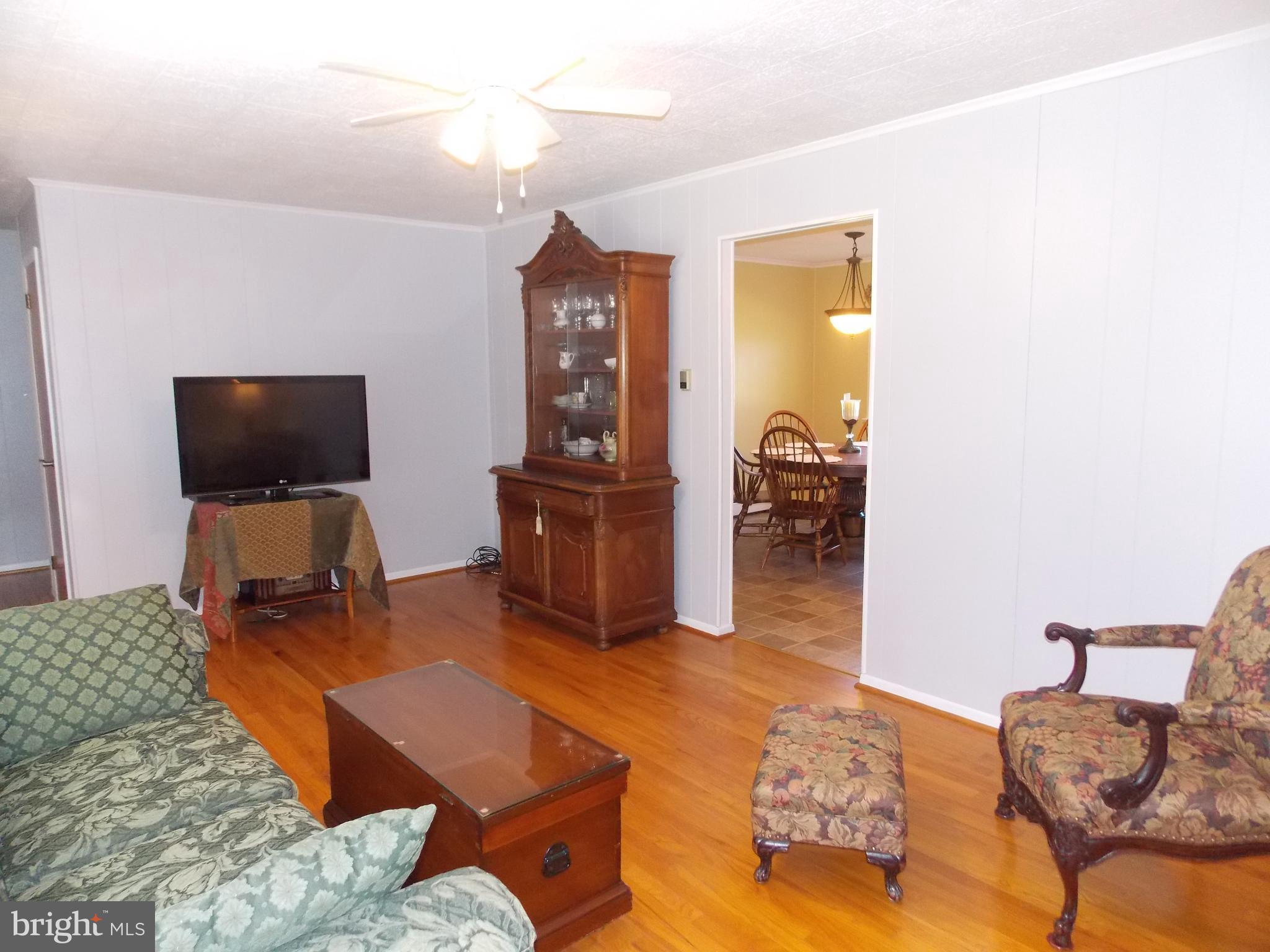 318 Stultz Road Fairfield, PA 17320 - Photo 6 of 29 Living Room