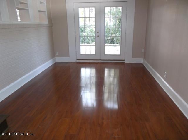 7412 Hernando Road Jacksonville, FL 32217 - Photo 4 of 27 hernando family room