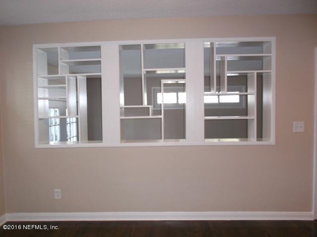 7412 Hernando Road Jacksonville, FL 32217 - Photo 8 of 27 hernando dec wall