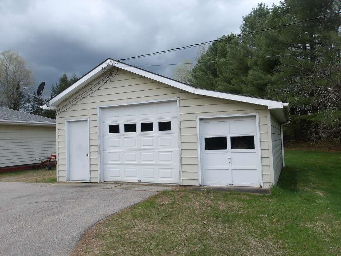 81 Hill Street Lyndon, VT 05851 - Photo 5 of 19