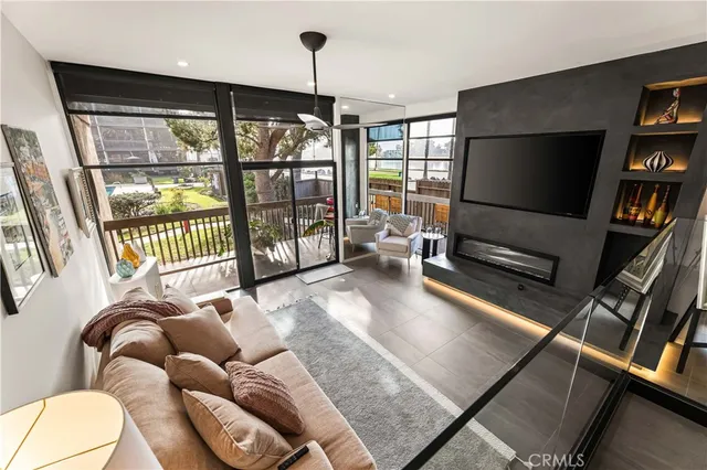 $750,000 | 5118 Marina Pacifica Drive South, Long Beach, CA 90803