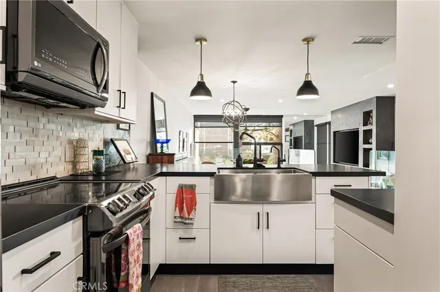 $750,000 | 5118 Marina Pacifica Drive South, Long Beach, CA 90803