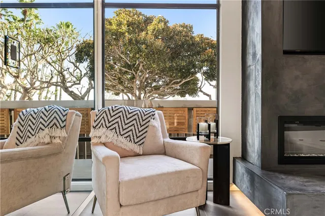 $750,000 | 5118 Marina Pacifica Drive South, Long Beach, CA 90803