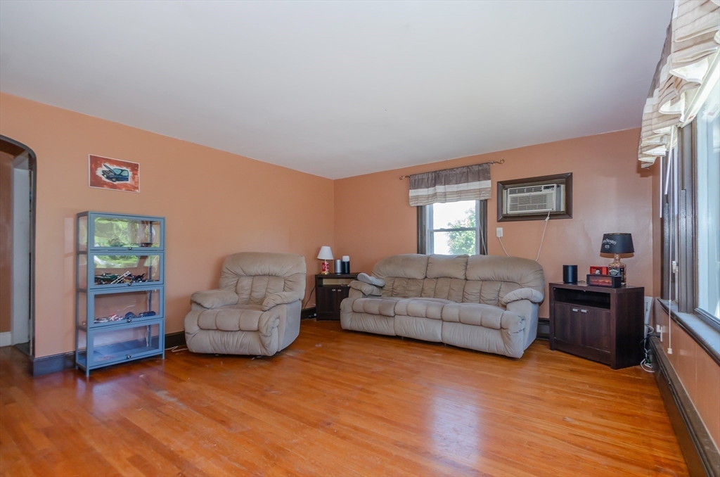 263 Maple Street Warwick, RI 02888 - Photo 7 of 23