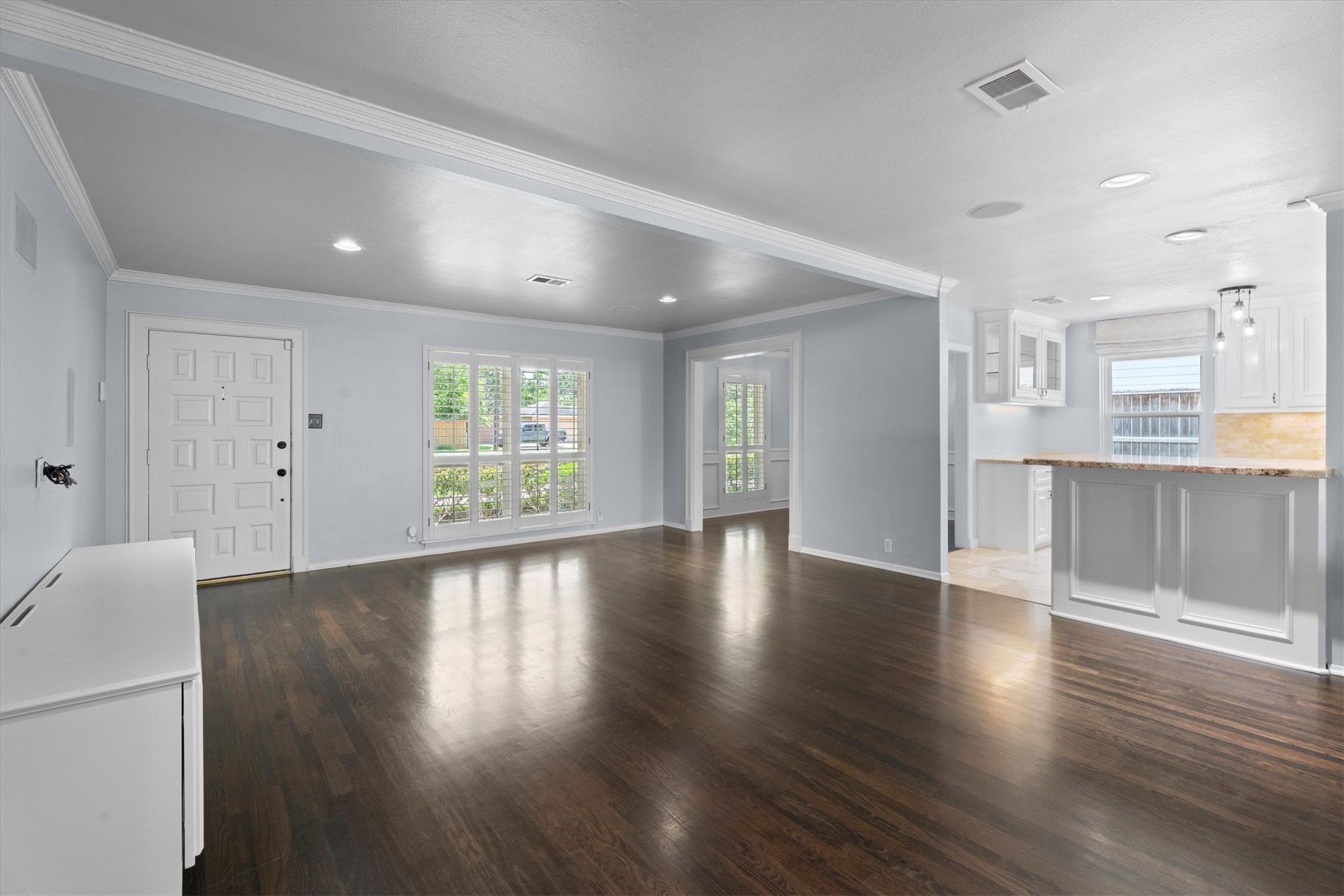 1328 Bingle Road Houston, TX 77055 - Photo 10 of 48
