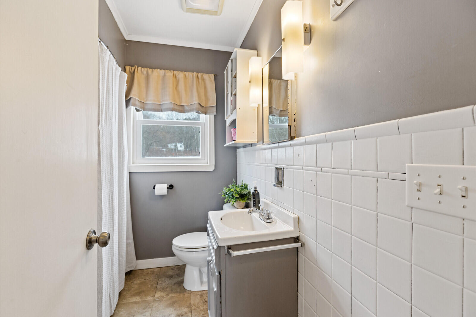 1655 River Road Clinton, ME 04927 - Photo 13 of 29 13 Bathroom