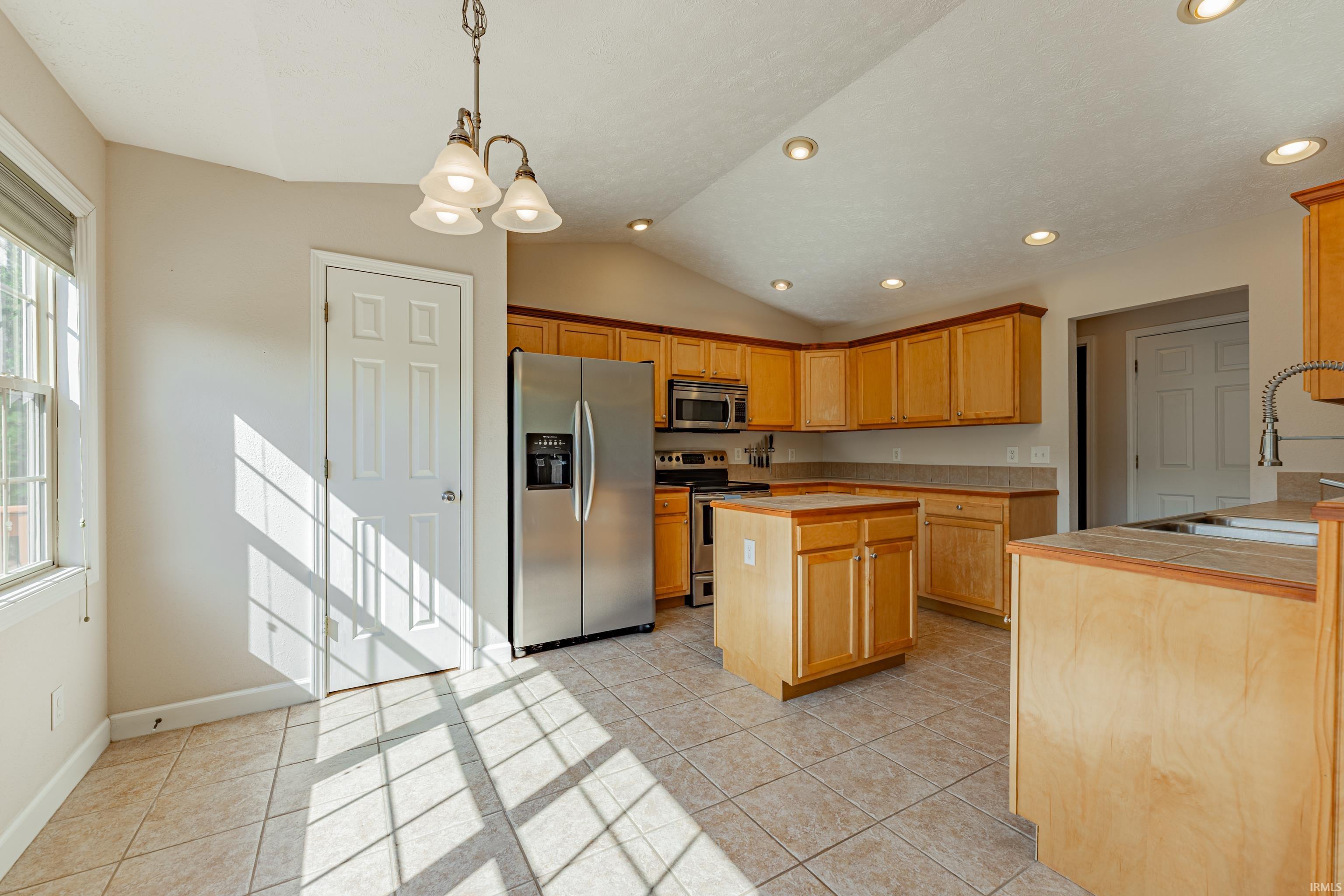 4811 Eby Road Boonville, IN 47601 - Photo 10 of 36