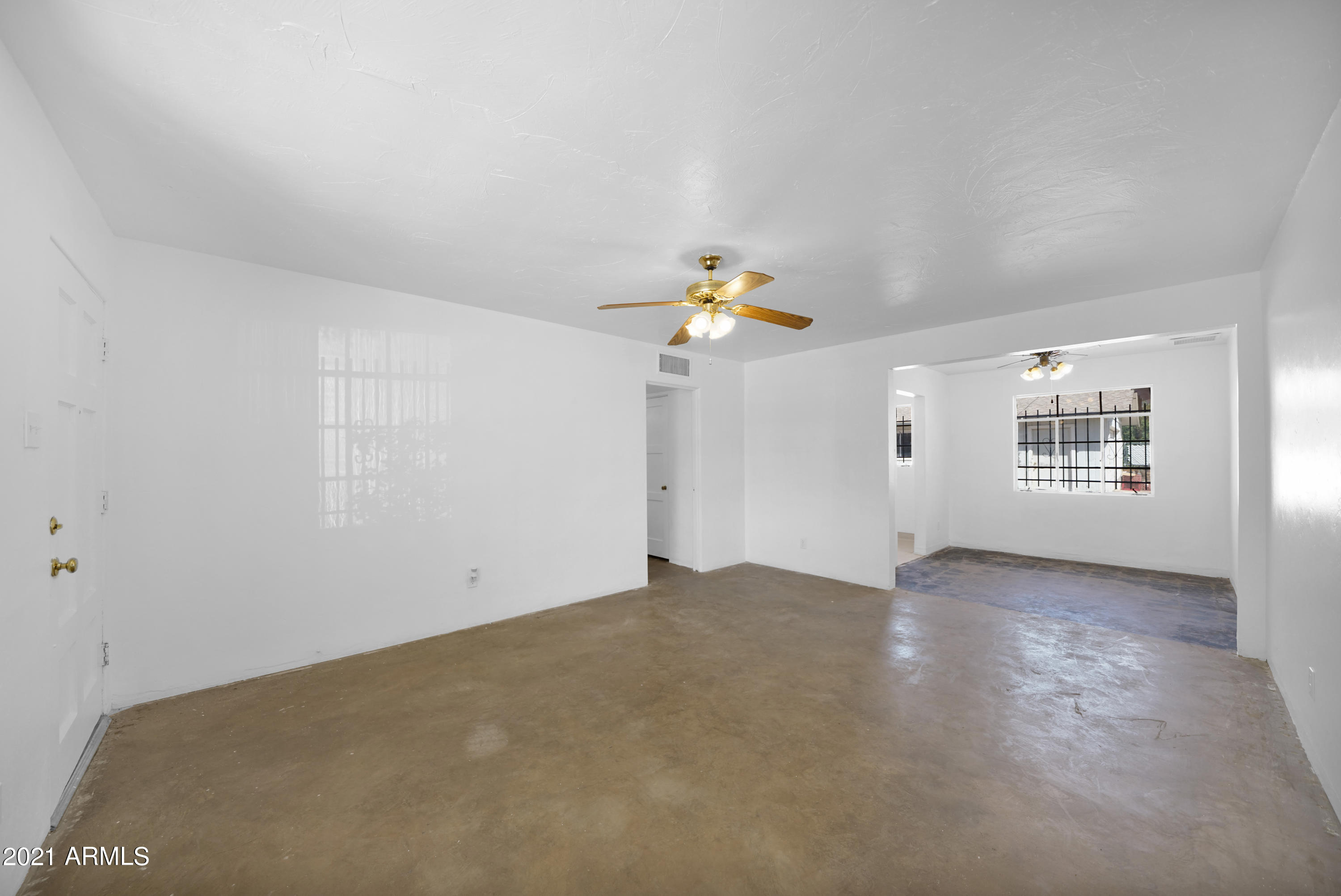 2138 West Osborn Road Phoenix, AZ 85015 - Photo 4 of 24 DSC09382