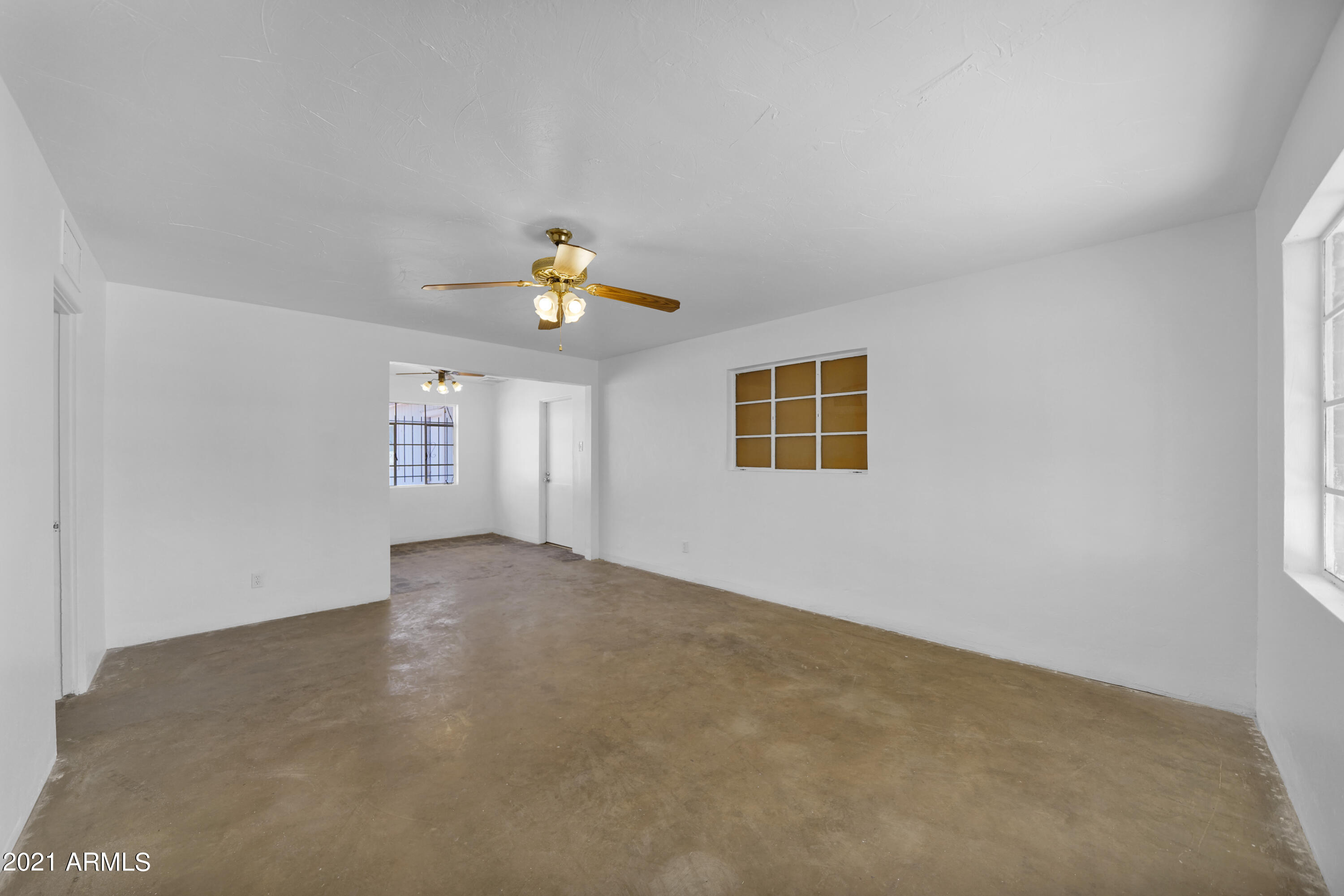 2138 West Osborn Road Phoenix, AZ 85015 - Photo 5 of 24 DSC09378