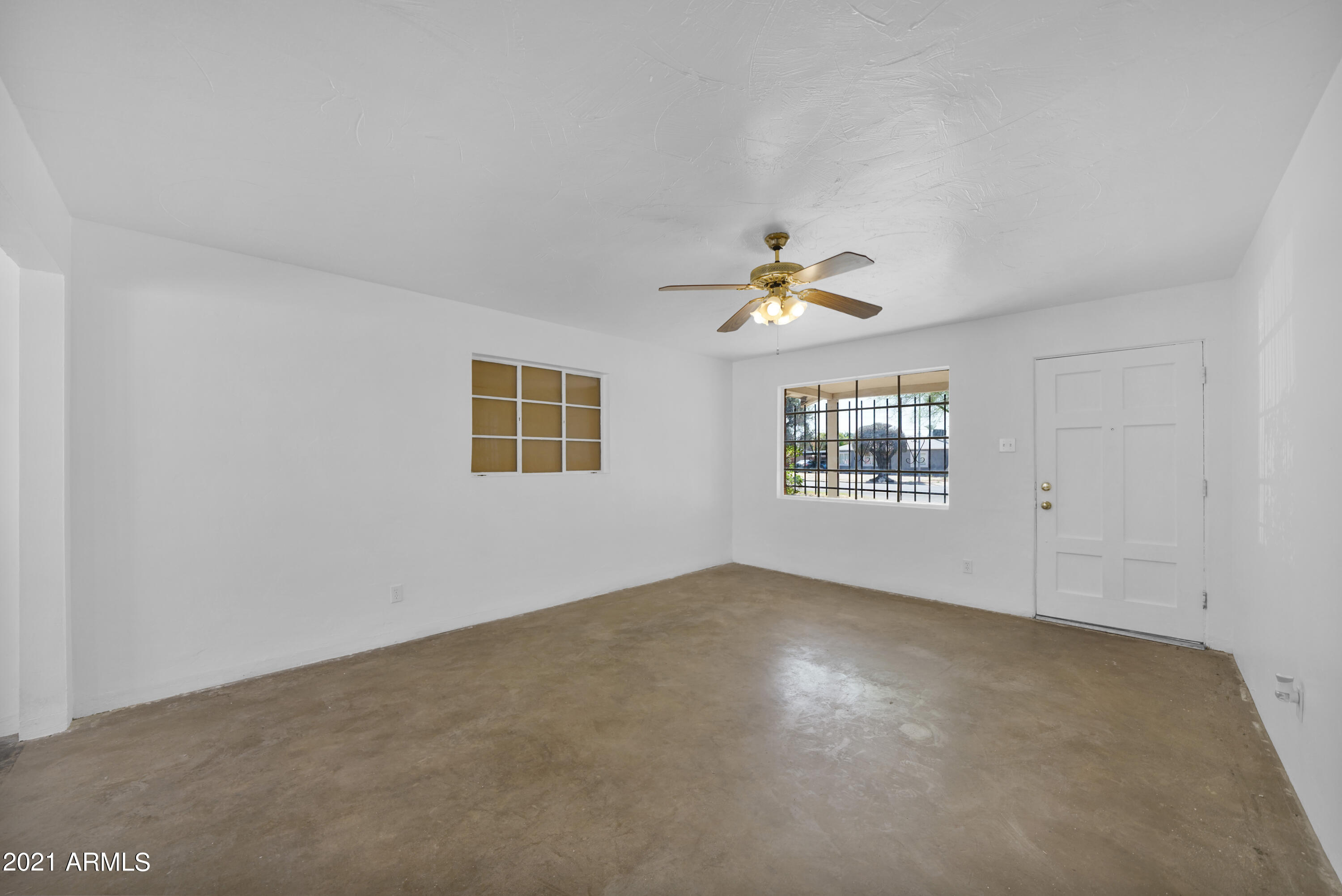 2138 West Osborn Road Phoenix, AZ 85015 - Photo 6 of 24 DSC09386