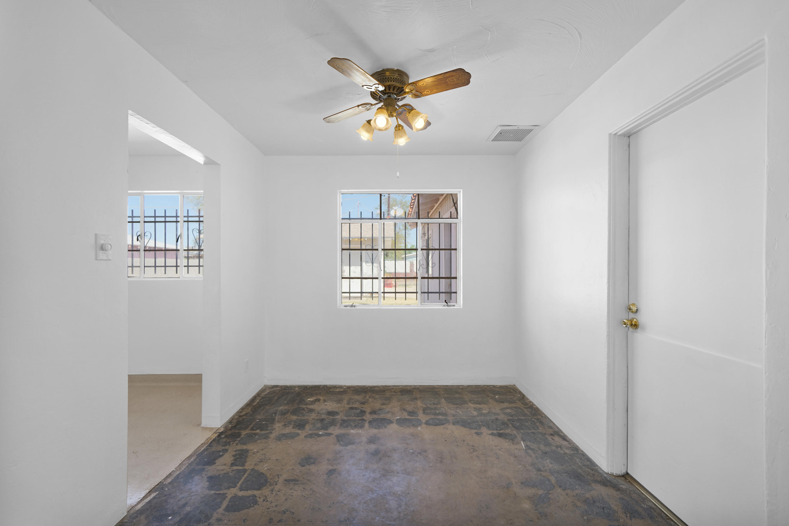 2138 West Osborn Road Phoenix, AZ 85015 - Photo 7 of 24 DSC09388