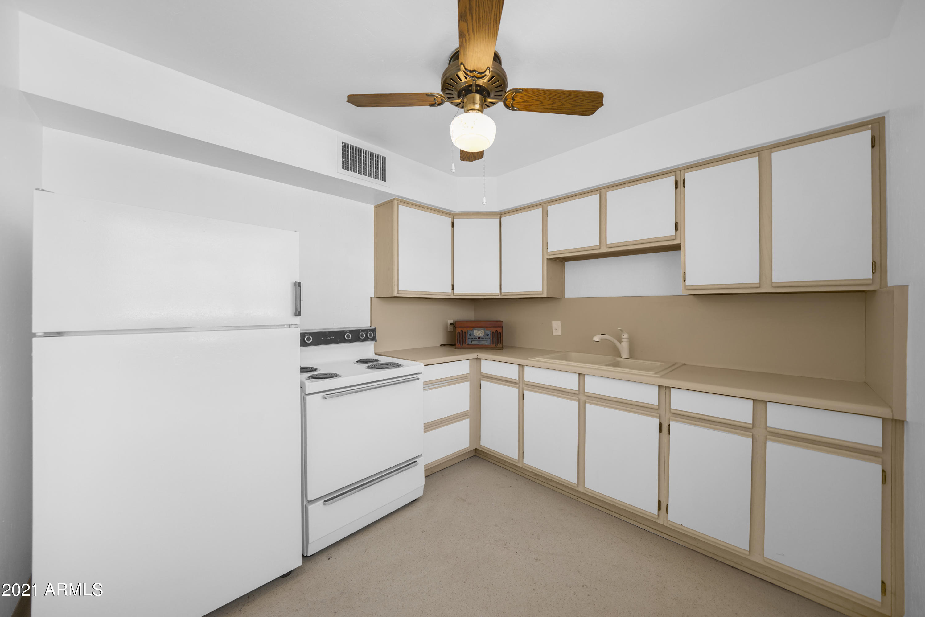 2138 West Osborn Road Phoenix, AZ 85015 - Photo 9 of 24 DSC09396