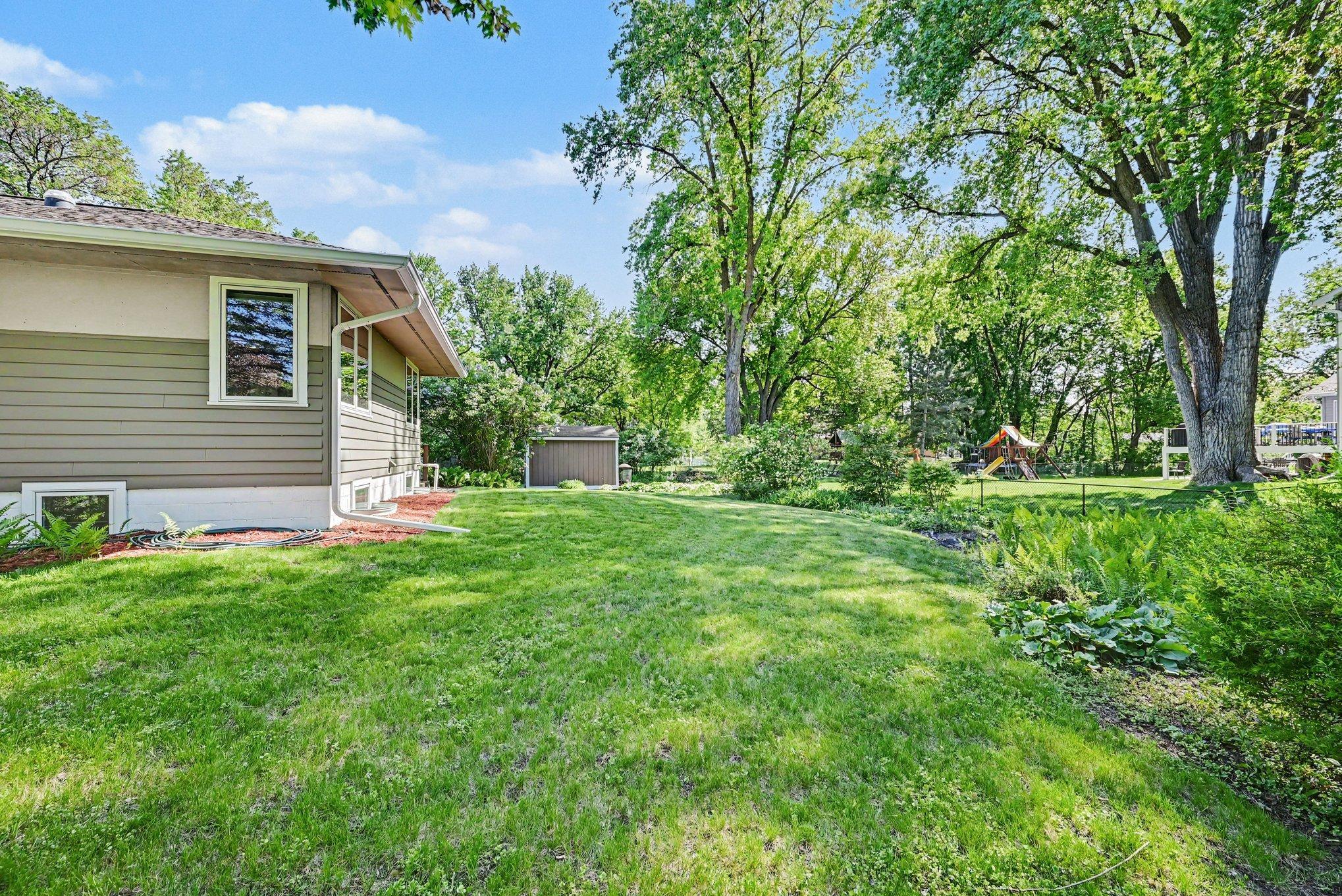 400 Milbert Road Minnetonka, MN 55305 - Photo 11 of 14