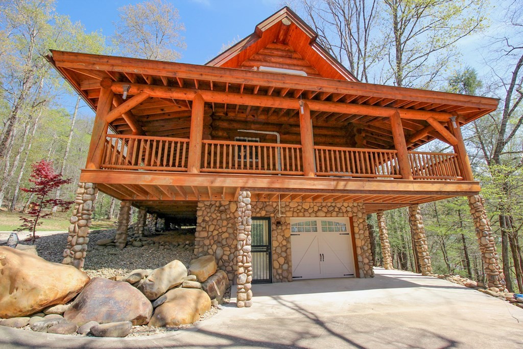 105 Sonshine Ridge Road Cosby, TN 37722 - Photo 8 of 26