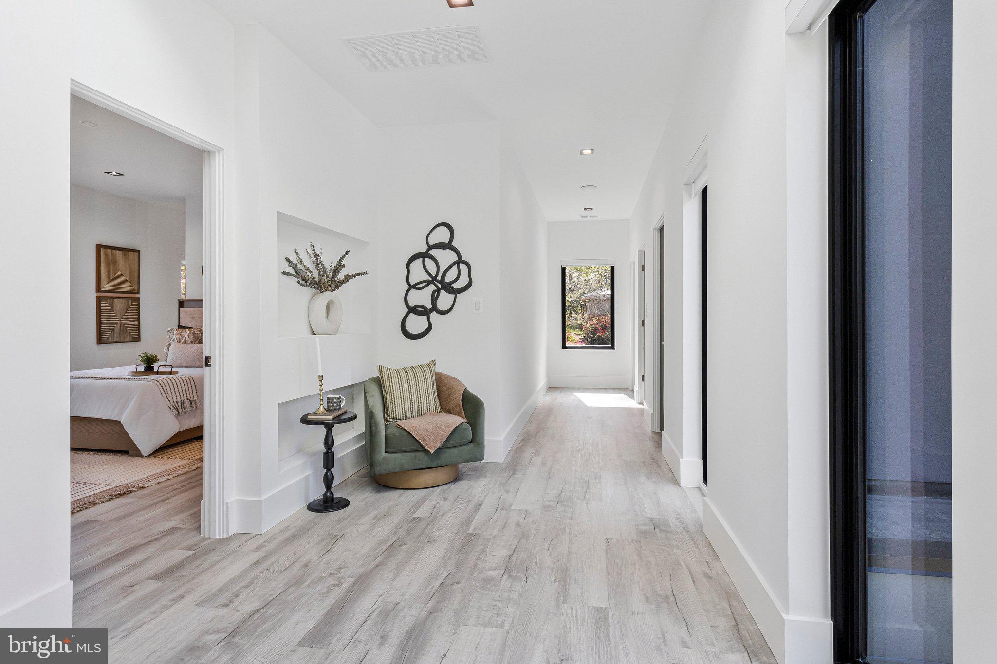 3525 Glenbrook Road Fairfax, VA 22031 - Photo 39 of 111 Looking down the hallway from stairway landing