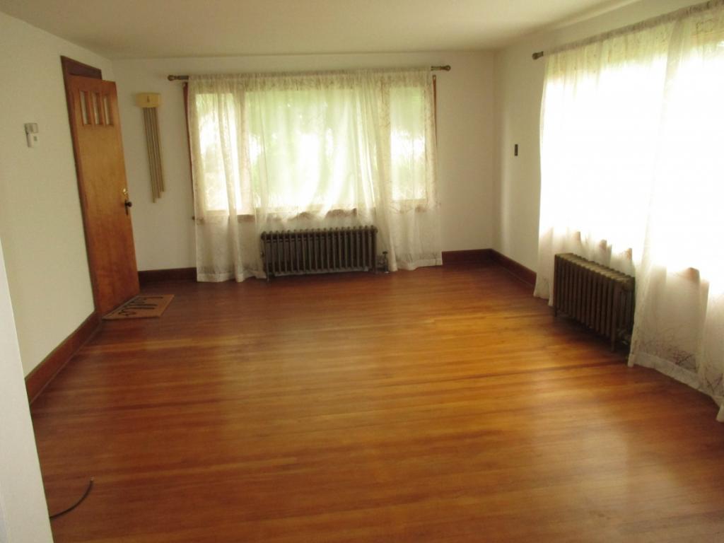 3115 Buckingham Road Endwell, NY 13760 - Photo 4 of 17 Gallery Image 4