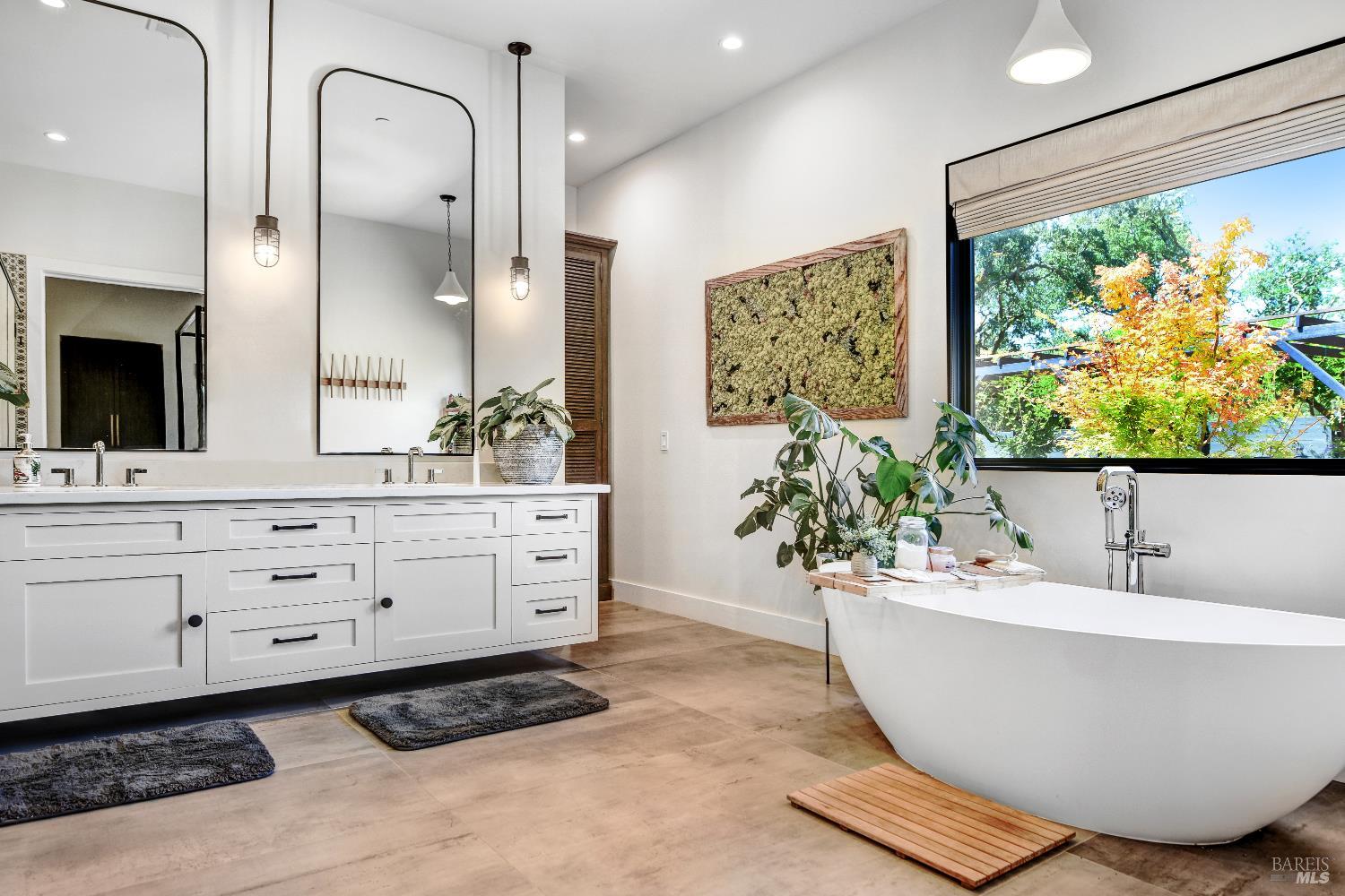 85 Trinity Road Glen Ellen, CA 95442 - Photo 23 of 62 a bathroom with a bathtub and sink