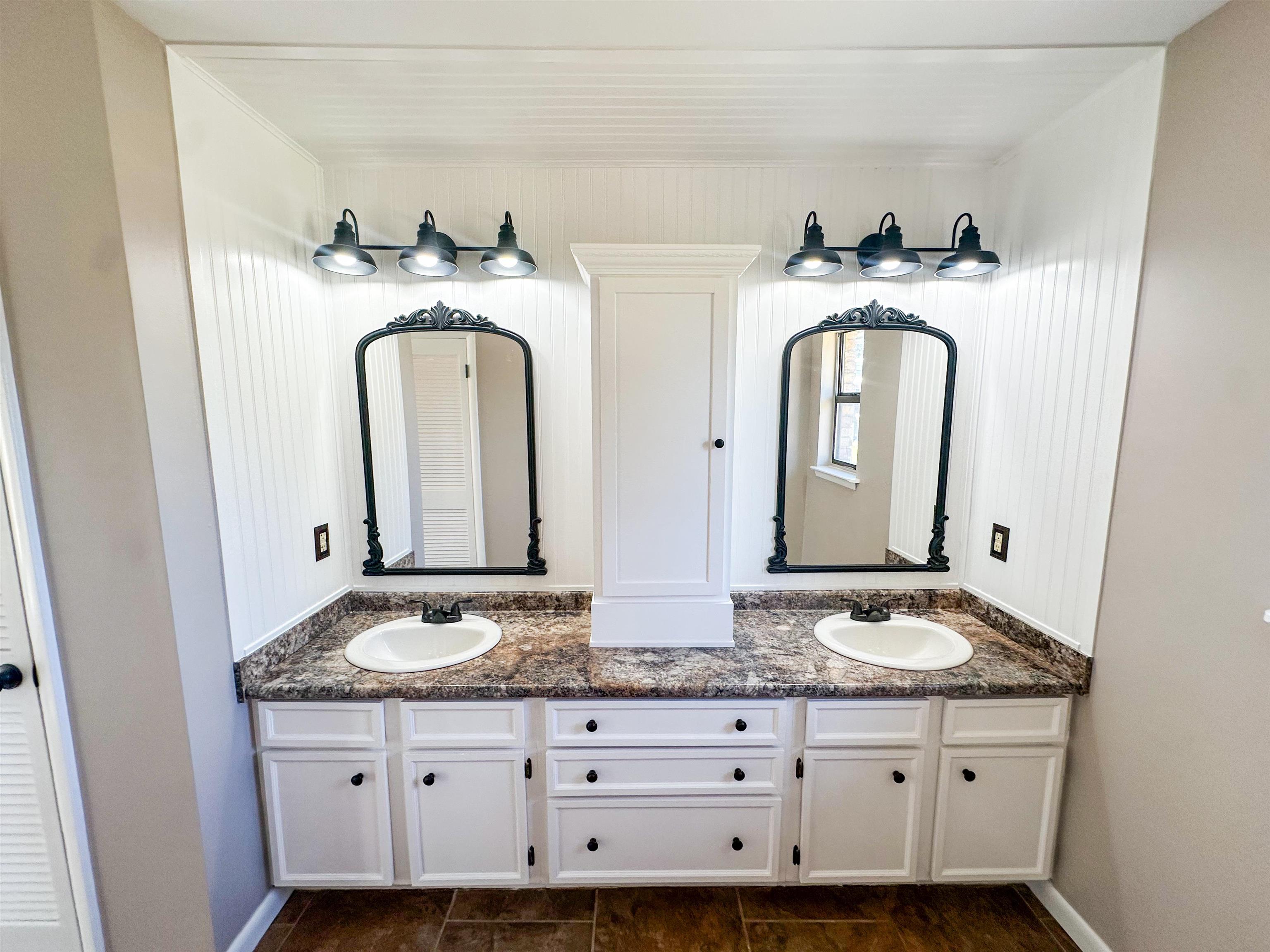 1104 North Pine Street Foley, AL 36535 - Photo 3 of 35 primary bathroom