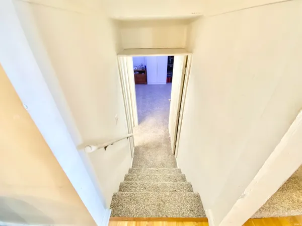 $189,900 | 406 East Jackson Street, Farmland, IN 47340