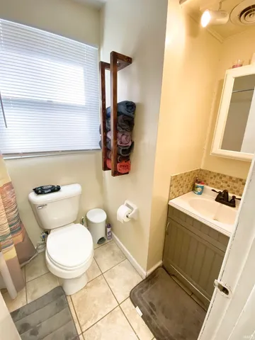 $194,900 | 406 East Jackson Street, Farmland, IN 47340