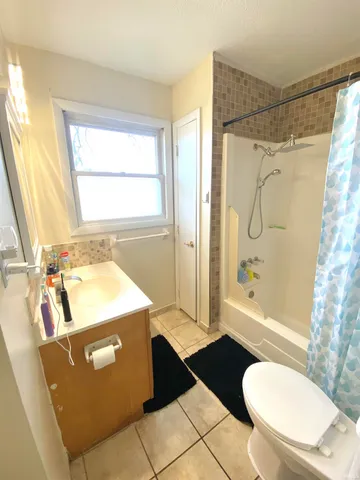 $194,900 | 406 East Jackson Street, Farmland, IN 47340