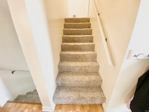 $189,900 | 406 East Jackson Street, Farmland, IN 47340