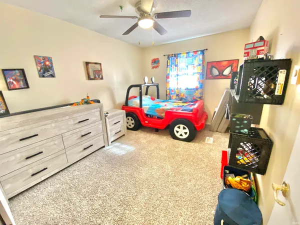 $189,900 | 406 East Jackson Street, Farmland, IN 47340