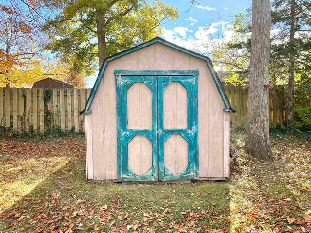 $194,900 | 406 East Jackson Street, Farmland, IN 47340