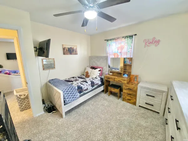 $189,900 | 406 East Jackson Street, Farmland, IN 47340