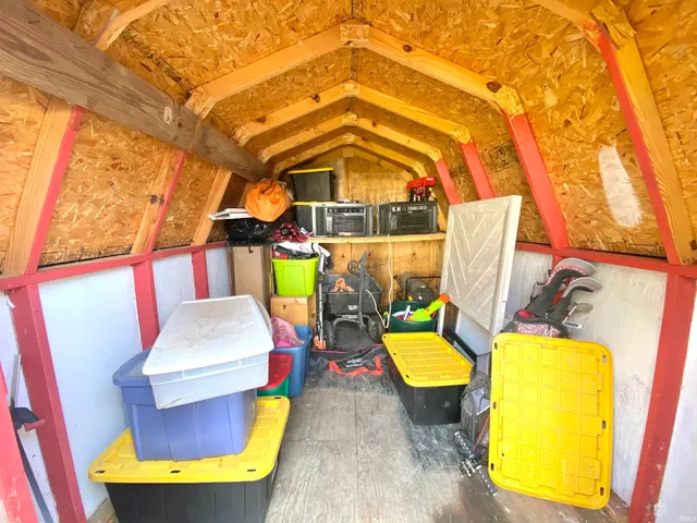 $194,900 | 406 East Jackson Street, Farmland, IN 47340