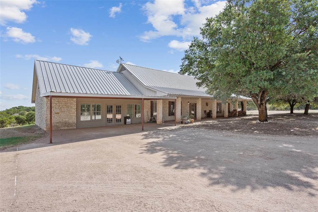 564 Sam Bass Road McGregor, TX 76657 - Photo 5 of 37